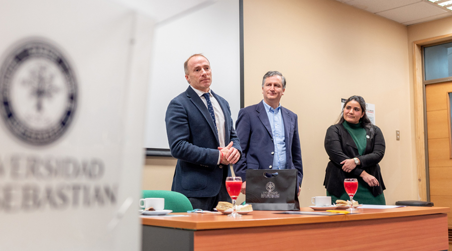 SENADOR KEITEL PARTICIPA EN CONVERSATORIO DE LA ESCUELA DE LIDERAZGO DE LA UNIVERSIDAD SAN SEBASTIÁN