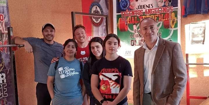 SENADOR KEITEL RECORRE SANTA BÁRBARA Y SE REÚNE CON LA JUNTA DE VECINOS MANUEL BULNES Y DEPORTISTAS DE LA COMUNA